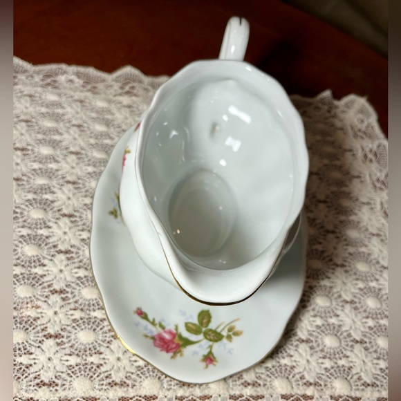 Vintage Rose Gravy Boat w Attached Underplate-Made in Poland FAVOLINA-KAROLINA - Picture 2 of 10
